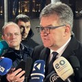 Lajčak u Prištini: Malo je bilo pomaka u normalizaciji odnosa, odluka o suspenziji dinara biće saopštena sutra