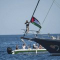 Izrael tvrdi da brod sa aktivistima i Gretom Tunberg neće stići do Gaze