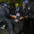 Udaraju pesnicama u glavu, tuku, bacaju na zemlju: Brutalnost nemačke policije na delu - ovako se obračunavaju sa…