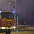 VIDEO Požar u ambasadi Pakistana na Dedinju: Gori poslednji sprat zgrade, vatrogasci na putu