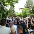 У Косовској Митровици приведени, па пуштени Радојевић и Запорожац