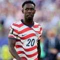 Tramp pozdravio odluku: FIFA poništila crveni karton američkom fudbaleru pred meč osmine finala