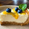 Čizkejk sa breskvama oduševiće celu porodicu: Osvežavajući desert koji se priprema veoma lako