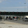 AMSS: Na graničnom prelazu Horgoš putnička vozila čekaju i do sat vremena na izlaz