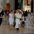 Aleksandra Prijović u tajnosti krstila ćerku: Svi se pojavili u belom ispred Hrama Svetog Save, kum čuveni pevač
