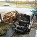 U Severnoj Mitrovici izgorelo vozilo beogradskih registarskih tablica, istraga u toku