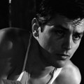 Alen Delon – muški Brižit Bardo: Jedan od najatraktivnijih mladih francuskih glumaca, posle ubedljivih krimi uloga upleten…