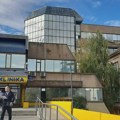 Na 40 stepeni ne radi klima uređaj na Poliklinici KCV u Novom Sadu: „Čekaonice su krcate, pretople i jedva se diše“