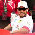 Hamilton ismevao Ferari: "Hoćete i njega da pustim?" VIDEO