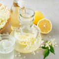 Po bakinom receptu: Sirup od zove koji budi uspomene na detinjstvo