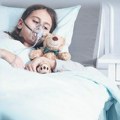 Devetogodišnju devojčicu napala bakterija mesožderka: Danima je vodila bitku, a onda su primetili oteklinu na stomaku