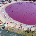 Roze jezero leči različite bolesti! Nalazi se na 15 minuta vožnje od Bačke Topole, a evo koliko košta smeštaj