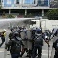 Odjekuju gumeni meci i suzavac, ima mnogo mrtvih Demonstranti probali upad u Parlament, u Nepalu haos, ovo je razlog