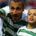 Klinac sa slike, sin gol-mašine, upravo dao gol u Ligi šampiona: Henrik Larson pun ponosa gleda naslednika