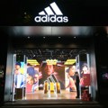 Afera sa Kanje Vestom skupo koštala Adidas