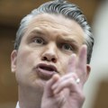 Hegset: Sramota je da kongresmen za rat u Iranu kaže da je „močvara”
