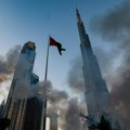 Izbio požar na poslednjim spratovima Finansijskih kula Emirata u Dubaiju