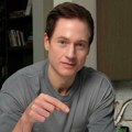 Milioner čuva menstrualnu krv svoje devojke u zamrzivaču: "Vredna je i nedovoljno iskorišćena"