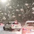 Sneg ne prestaje da veje, Saobraćaj blokiran Haos u Srbiji, ogromne kolone vozila nepomično stoje (video)