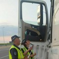 MUP Srbije: U protekloj sedmici sankcionisano više od 8.700 prekršaja vozača kamiona i autobusa