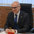 BIRODI: Po Ustavu i Zakonu, Vučević ne može biti i predsednik SNS i premijer