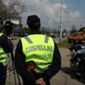 Teško povređen policajac na motoru u Novom Sadu Udes na Bulevaru kralja Petra, policajac hitno prevezen u bolnicu (foto)