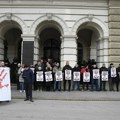 Stariji čovek potegao nož na studente kod Medicinskog fakulteta u Novom Sadu