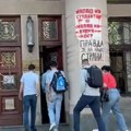 Blokaderi sa FON-a neće da biraju vlast olovkom, već bi i dalje da nastave anarhiju