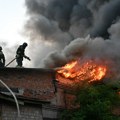 (Foto, video) ukrajina u plamenu, odjekuju eksplozije! Rusi svom silom udarili na 2 grada: Među žrtvama beba i cela porodica…