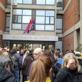 Protest ispred Filozofskog fakulteta u Novom Sadu: „Režim planira da privatizuje državne univerzitete“