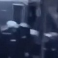 Ovo je trenutak kada navijači Novog Pazara kamenuju autobus Delija: Pogledajte snimak haosa iz drugog ugla