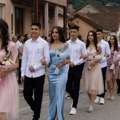 Prizor sa maturske večeri iznenadio čitav region! Maturantkinja na maturu došla u posebnoj pratnji pa izazvala oduševljenje…