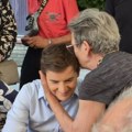"Znaju ljudi ko se bori za njih i njihove porodice" Brnabić na skupu u Prigrevici: "Ništa lepše od toga da provedete popodne…