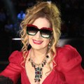 Ovo je kuća Danice Maksimović: Sva je u cveću, a od kamina će vam stati pamet (foto)