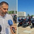 (Video) Gradonačelnik Novog Sada motorom stigao na skup u Beogradu: “Svi žele da osete pozitivnu energiju i podrže predsednika…