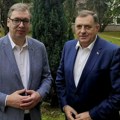 Vučić razgovarao sa Dodikom: Konstatovali smo obojica da Srbija ne sme da stane (foto)