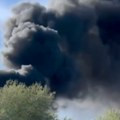 Crni dim kulja na sve strane: Veliki požar u Novom Sadu: Gori dečije igralište pored šetališta (foto, video)