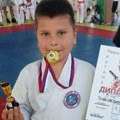 Još jedan zlatni dečko Pavle Tomašević iz Leskovca osvojio prvo mesto na karate turniru