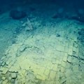 (Video) Rešena misterija kaldrme na dnu okeana Savršeno popločan put od žute cigle godinama je zbunjivao naučnike, a izgleda…