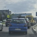 Udes na Novom Beogradu, velike gužve u Bulevaru Milutina Milankovića (VIDEO)