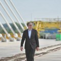 Danas se spaja glavna konstrukcija mosta preko Dunava kod Novog Sada u okviru Fruškogorskog koridora