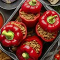 Punjene paprike, recept za klasik kojem se uvek vraćamo: Kako da ih spremite najbrže i koliko mogu da stoje