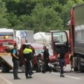 Teška saobraćajka kod Kragujevca Povređene osobe u sudaru šlepera i automobila