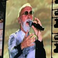 (Video) "zato je meni broj 8 važan": Dino Merlin progovorio o najvećoj intimi na trećem koncertu u Areni - publika u transu