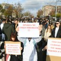 Veliki protest studenata medicine: „Obukli smo bele mantile i uprkos dekanatu koji nas ne podržava, pokazali solidarnost sa…