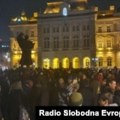 Srednjoškolci u Novom Sadu na protestu pružili podršku studentskim blokadama