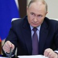 Putin: Treba koristiti naše istorijsko pismo – ćirilicu, a ne bućkuriš latinice i drugih simbola