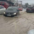Kiša izazvala poplave i izlivanje kanalizacione vode na ulicama Novog Pazara (VIDEO)