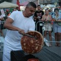Pljeskavica „iz ruke“ od 5 kila i 700 grama