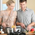 Veštačka inteligencija u italijanskim kuhinjama: 64% Italijana koristi AI dok kuva